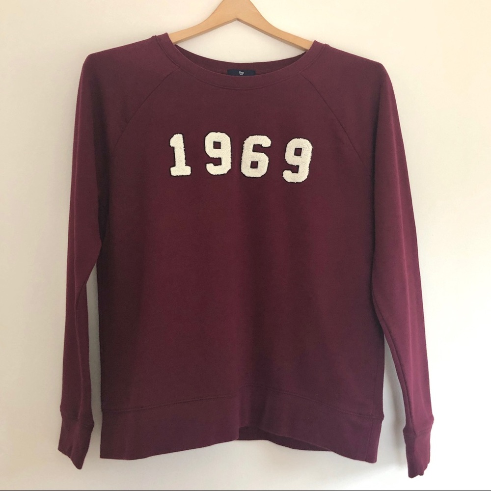 GAP . 1969 Old School Crewneck Sweatshirt